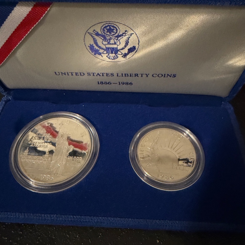 Liberty Silver Dollar set - Picture 2 of 8